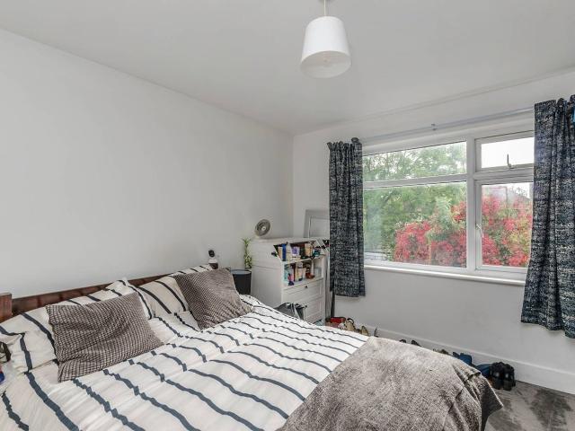 Apartment at Weald Lane, Greater London