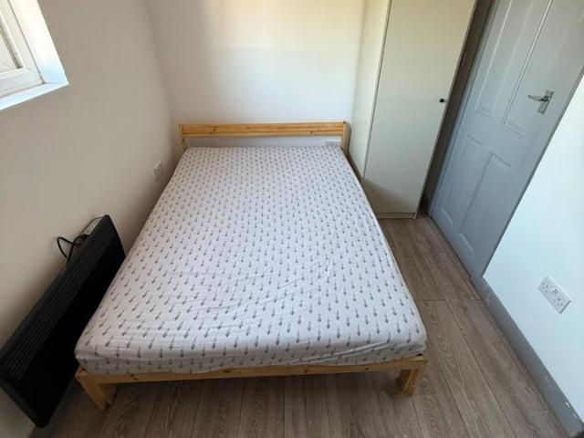 Apartment at Weald Lane, Greater London