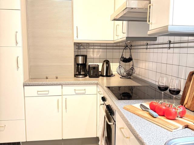 Apartment at Wehrhahn – Ideal for Families and Commuters, Dusseldorf Amsterdam Apartments for Rent