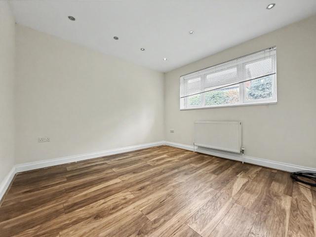 Apartment at Wellesley Avenue, Richings Park