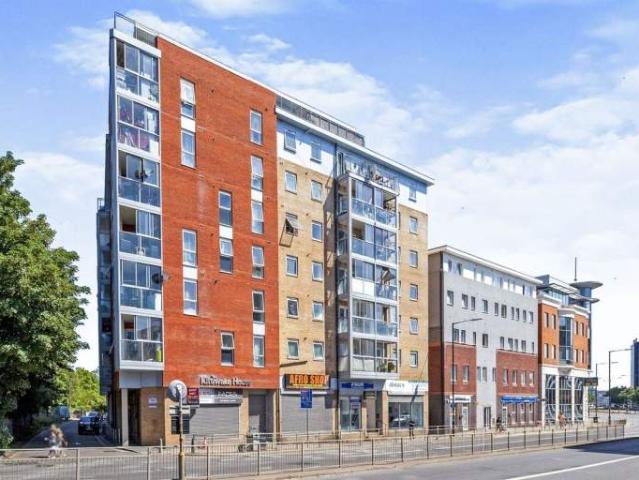Apartment at Wellington Street, Slough