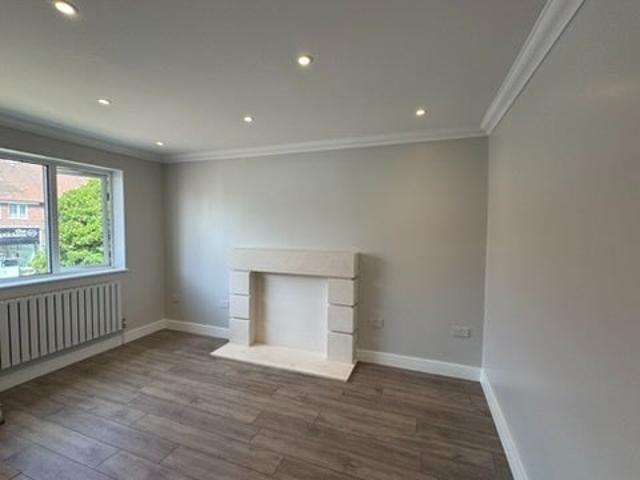 Apartment at West Barnes Lane, Greater London