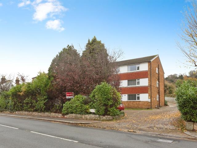 Apartment at West Court, Greater London