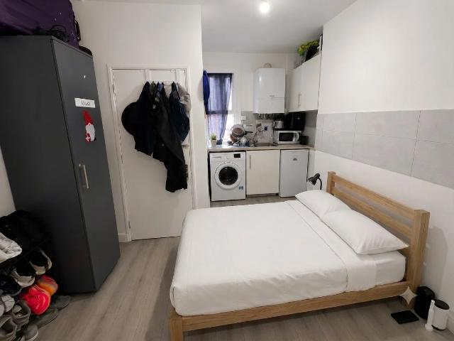 Apartment at West End Lane, Greater London