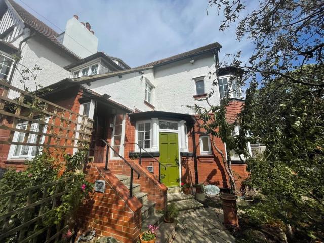 Apartment at West Park Drive, Leeds