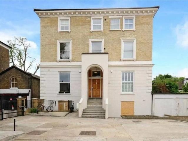 Apartment at West Road, Greater London