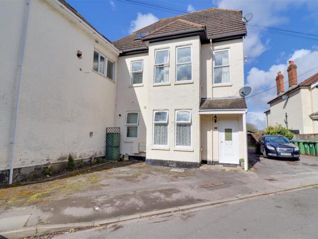 Apartment at West Road, Southampton