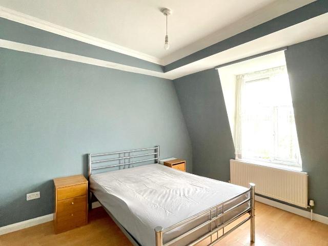 Apartment at Westbury Avenue, Greater London