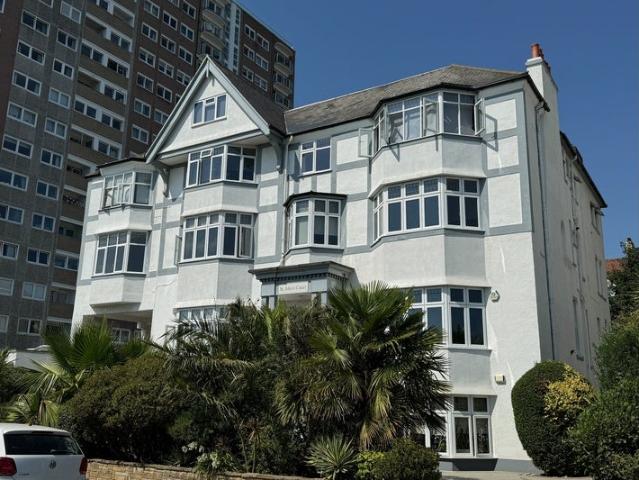 Apartment at Westcliff Parade, Southend on Sea