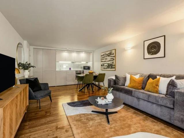 Apartment at Western Courtyard, City of London
