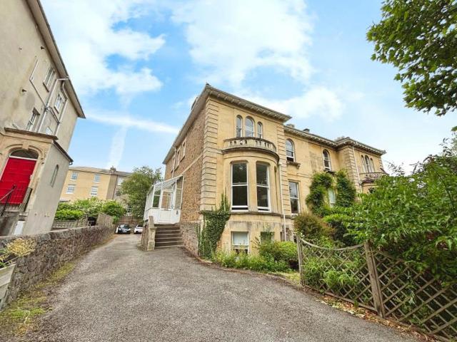 Apartment at Westfield Park, Bristol