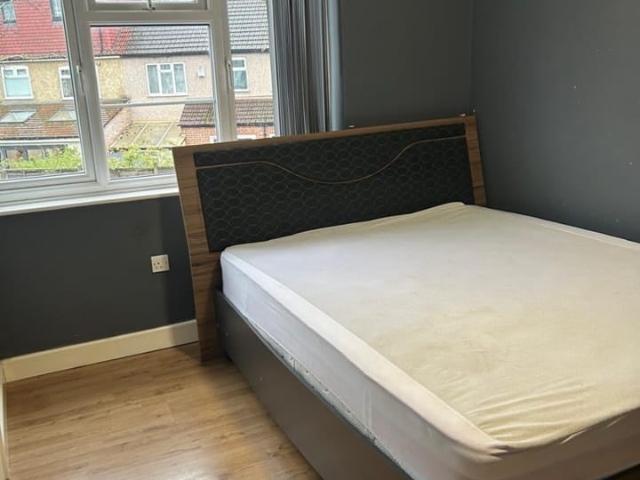 Apartment at Whitton Dene, Greater London