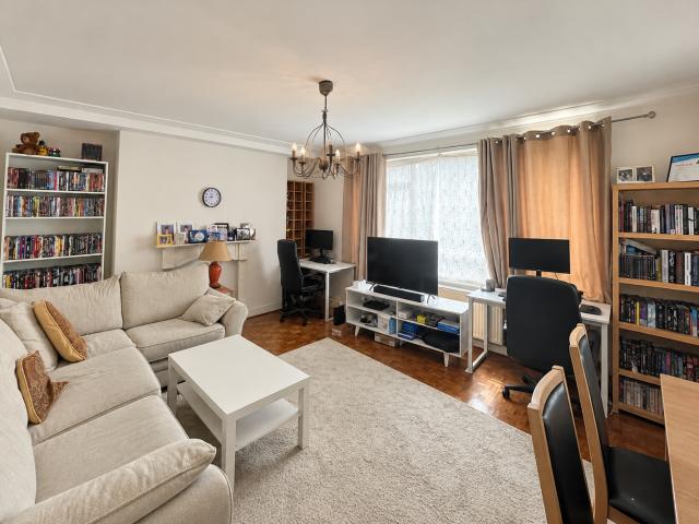Apartment at Widmore Road, Greater London
