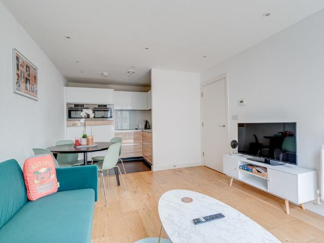 Apartment at Wiltshire Row, Greater London