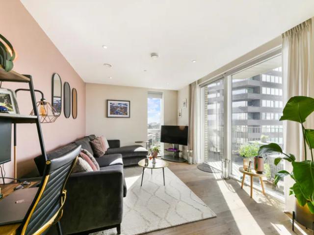 Apartment at Wiltshire Row, Greater London