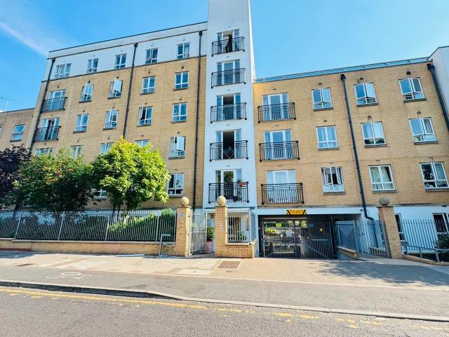 Apartment at Windmill Lane, Greater London