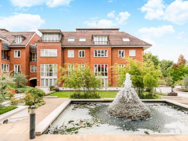 Apartment at Windermere Avenue, Greater London