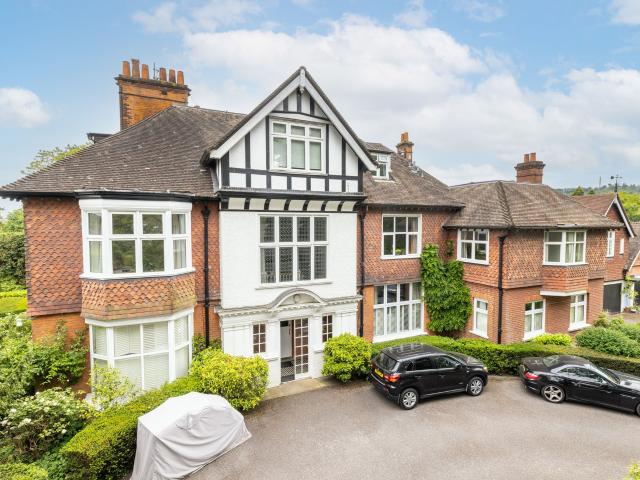 Apartment at Wray Field Avenue, Reigate and Banstead