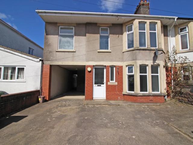 Apartment at Tŷ'n Y Pwll Road, Cardiff County