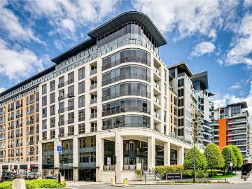 Apartment at Townmead Road, Greater London