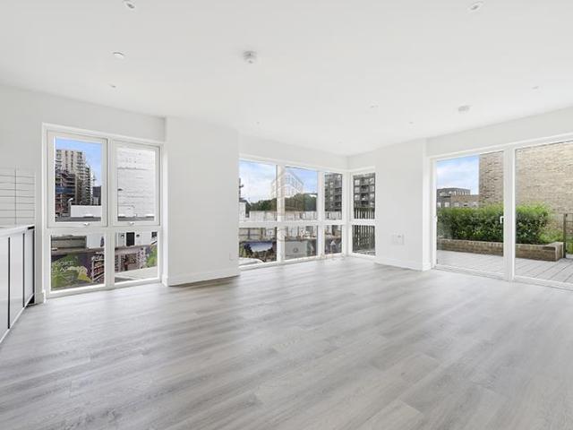Apartment at Townsend Road, Greater London
