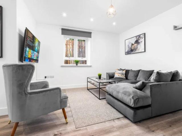 Apartment at Tollhouse Way, Sandwell