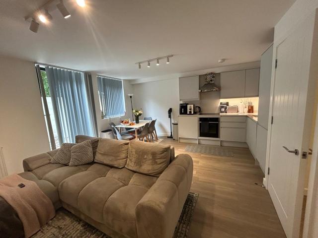 Apartment at Tolpits Lane, Three Rivers