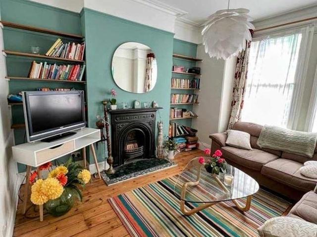 Apartment at Tooting Bec Road, Greater London
