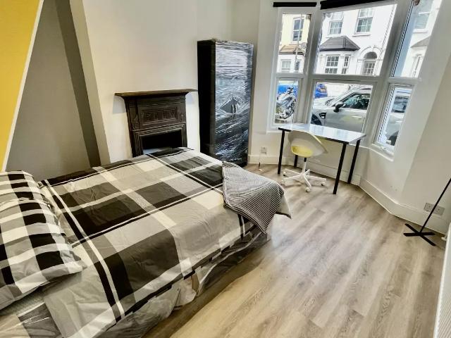 Apartment at Tooting High Street, Greater London