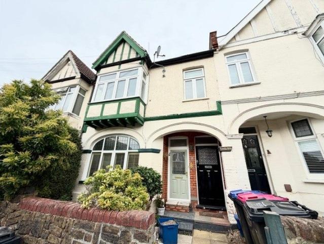 Apartment at Torquay Drive, Southend on Sea