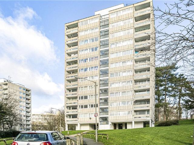 Apartment at Tangley Grove, Greater London