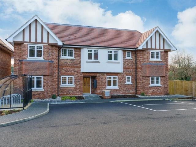 Apartment at Templeside Gardens, High Wycombe