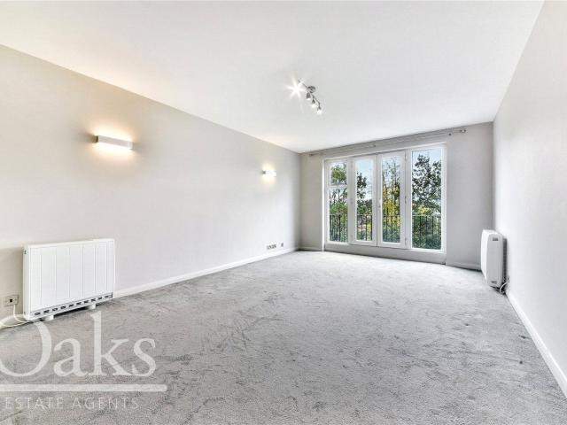 Apartment at Thurlow Park Road, Greater London