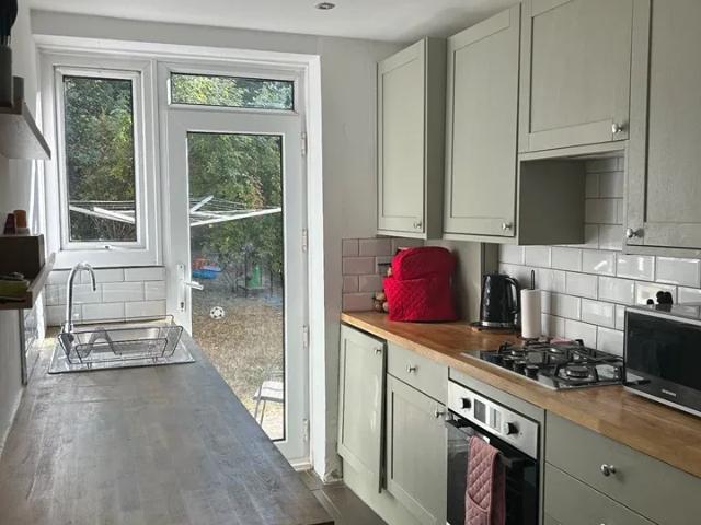 Apartment at Thurlow Park Road, Greater London