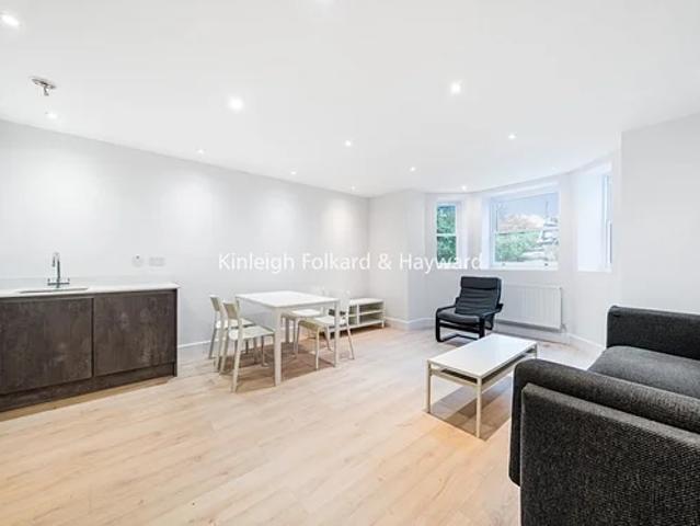 Apartment at Thurlow Park Road, Greater London