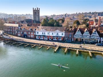 Apartment at Thameside, South Oxfordshire