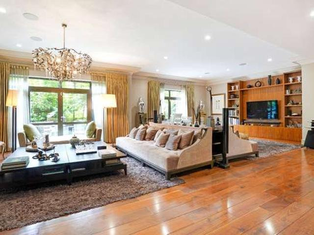 Apartment at The Bishops Avenue, Greater London