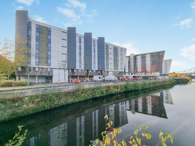 Apartment at The Decks, Runcorn