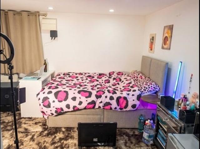 Apartment at The Greenway, Greater London