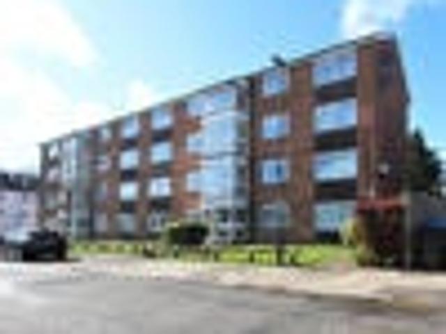 Apartment at The Limes Avenue, Greater London