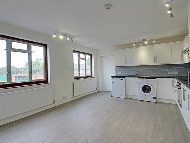 Apartment at The Parade, Bourne End