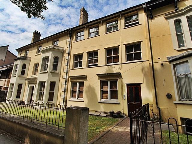 Apartment at The Parade, Cardiff