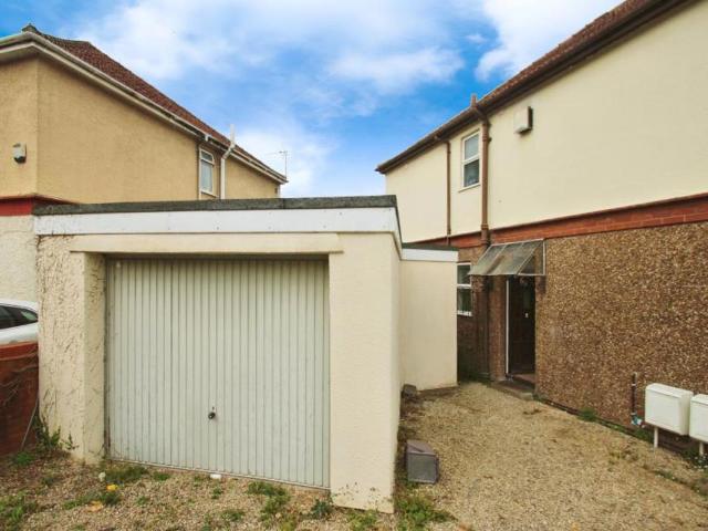 Apartment at Thiery Road, Bristol
