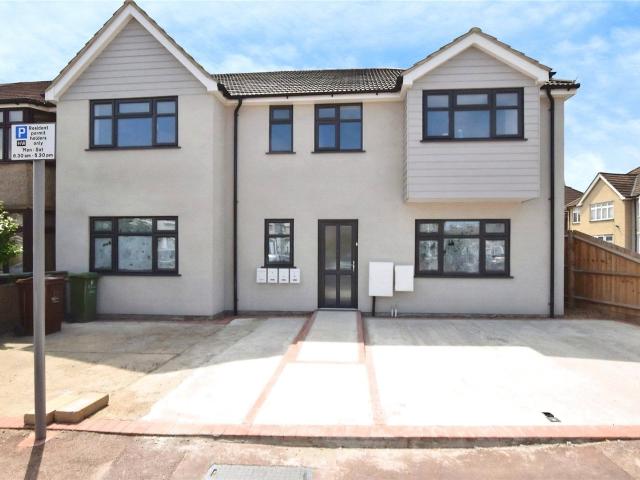 Apartment at Third Avenue, Greater London