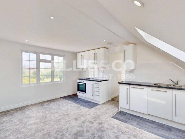 Apartment at Thorn Close, Greater London