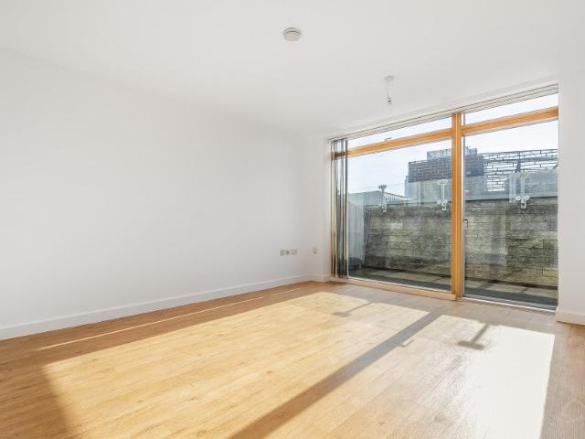 Apartment at Tidemill Way, Greater London