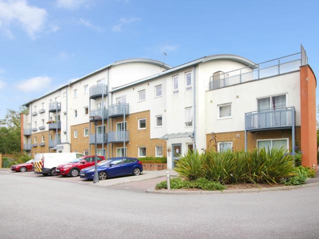 Apartment at Trafalgar Gardens, Crawley