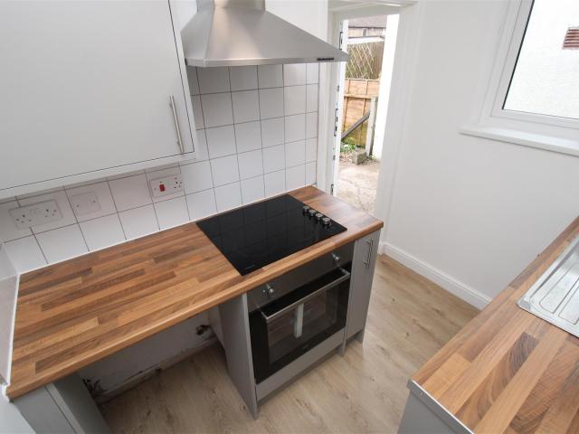 Apartment at Tredegar Street, Pont y waun