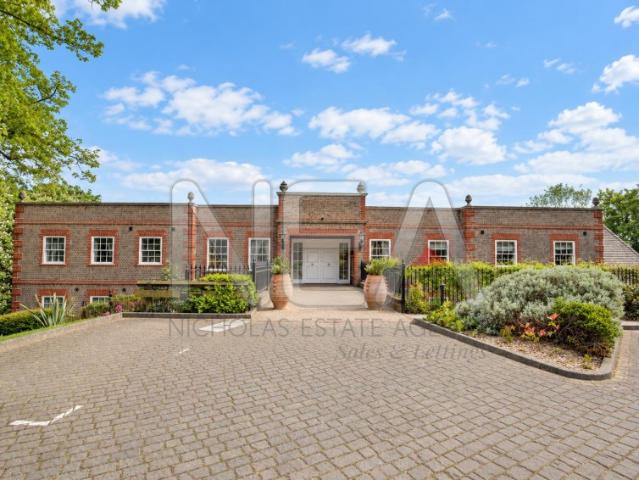 apartment at Treetops, Caversham, Reading