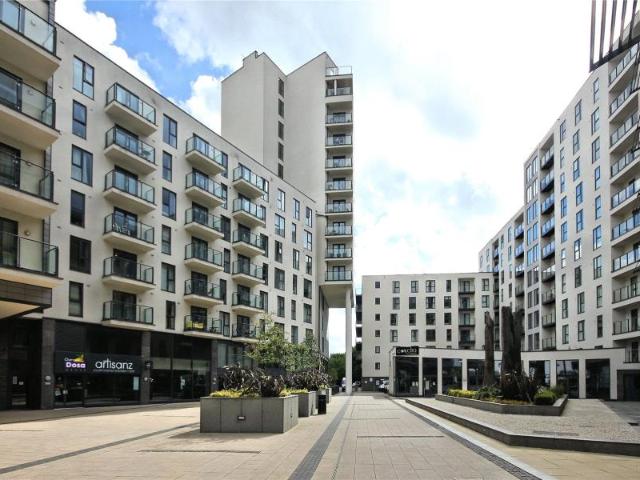 Apartment at Turnoak Roundabout, Woking